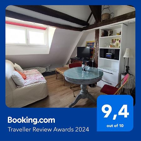 Appartement Coeur De Paris Avec Vue Sur Les Toits מראה חיצוני תמונה