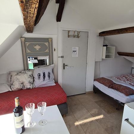 Appartement Coeur De Paris Avec Vue Sur Les Toits מראה חיצוני תמונה