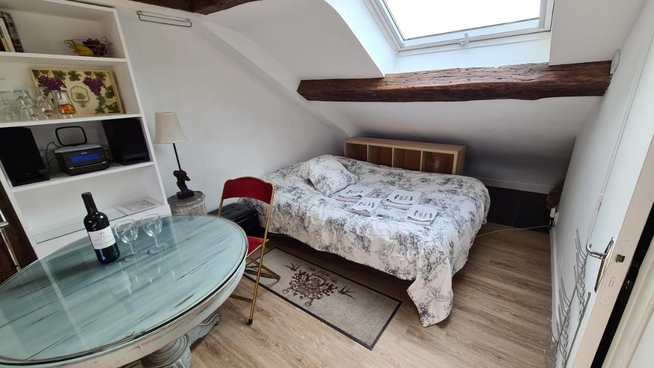 Appartement Coeur De Paris Avec Vue Sur Les Toits מראה חיצוני תמונה