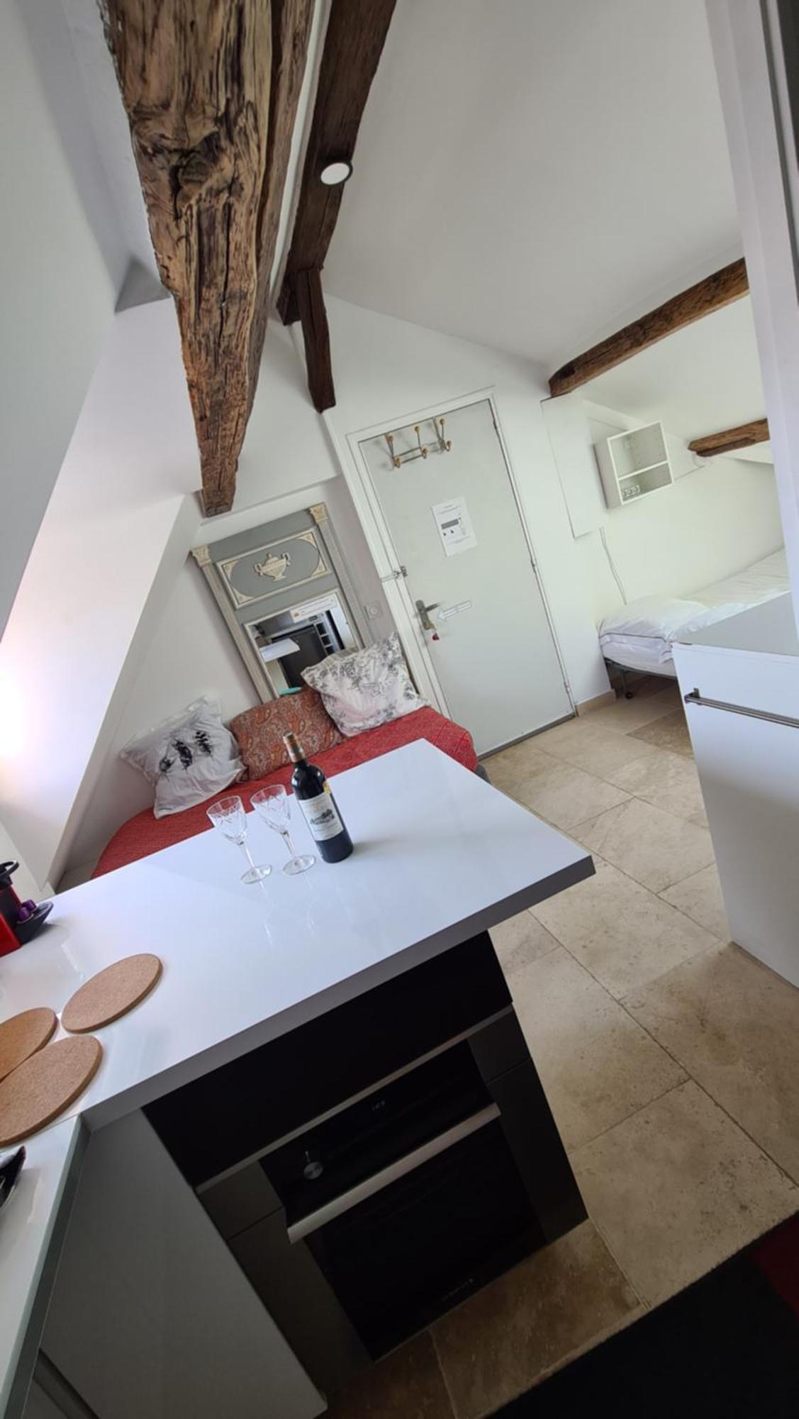 Appartement Coeur De Paris Avec Vue Sur Les Toits מראה חיצוני תמונה